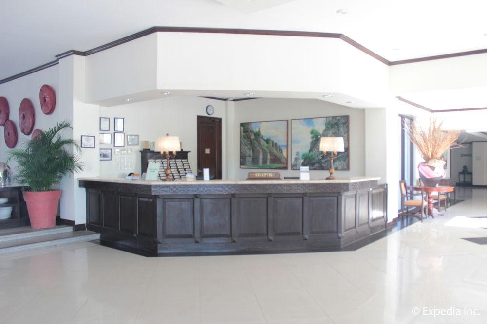 Ilocos Norte Hotel & Convention Center Laoag Exterior foto