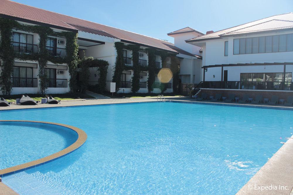 Ilocos Norte Hotel & Convention Center Laoag Exterior foto