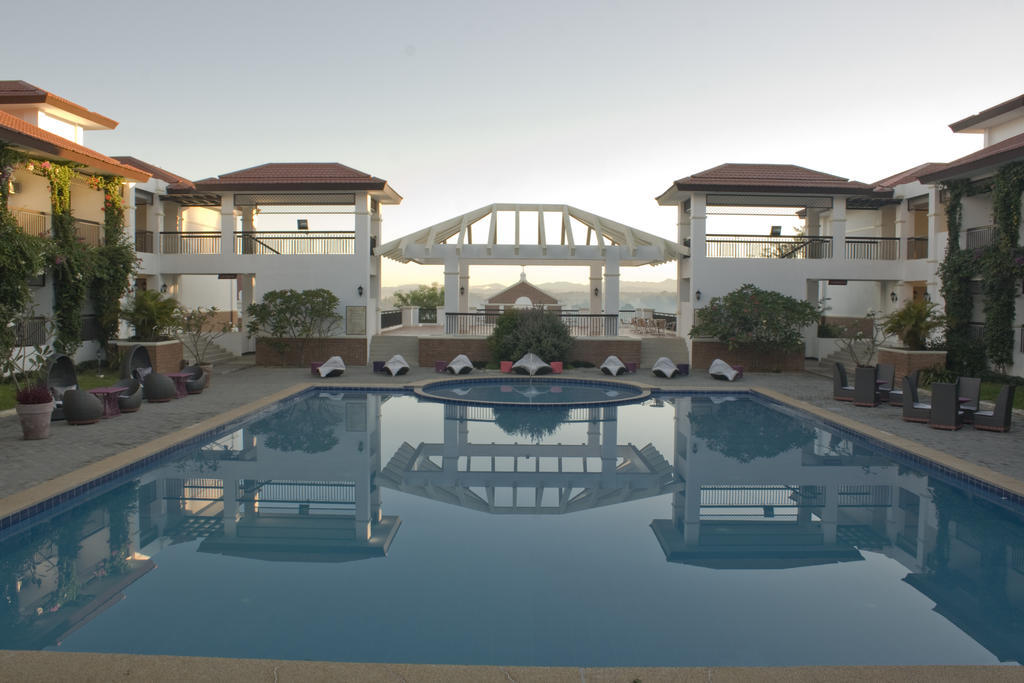 Ilocos Norte Hotel & Convention Center Laoag Exterior foto