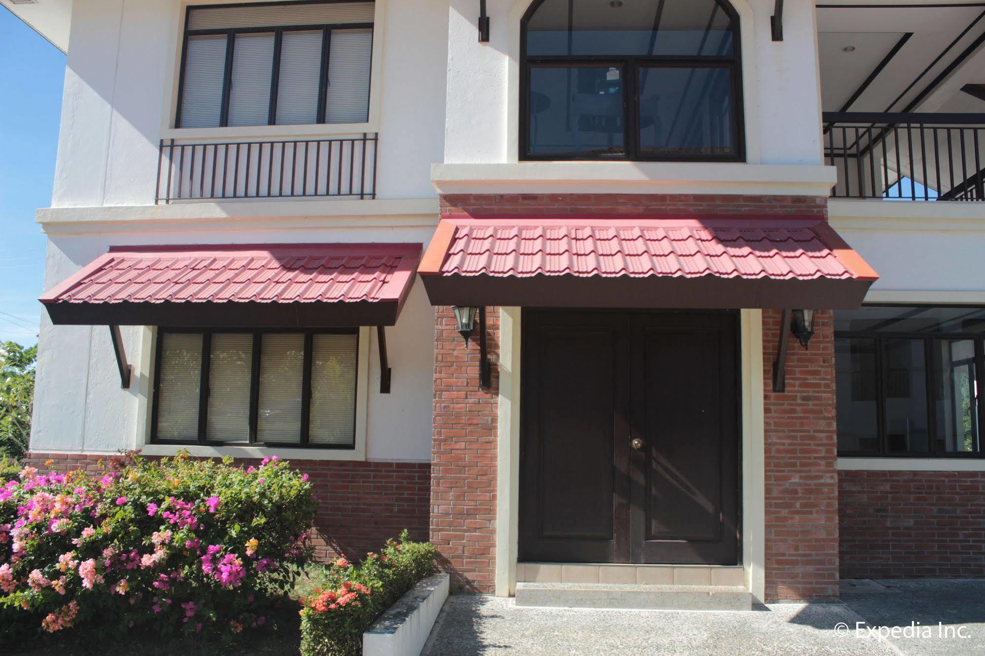 Ilocos Norte Hotel & Convention Center Laoag Exterior foto